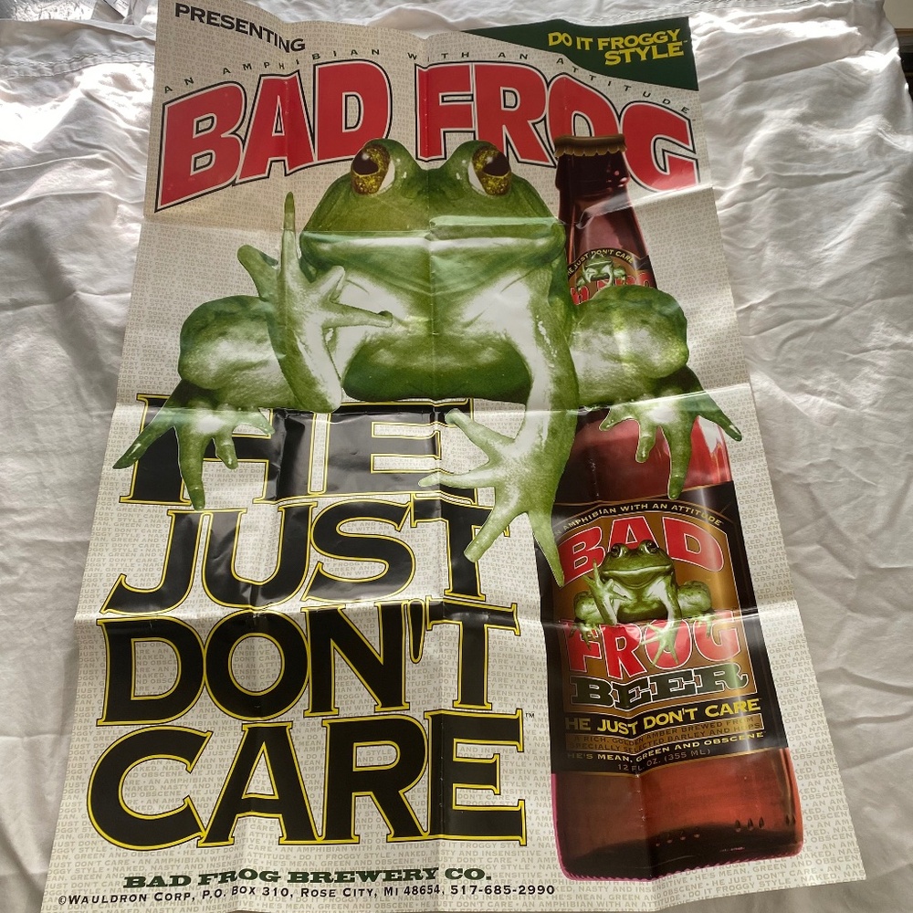 🍺🐸 OUTLAW BEER LOVERS' GIFT🎁🍺1995 'Bad Frog Brewery' Poster & 3 Buttons